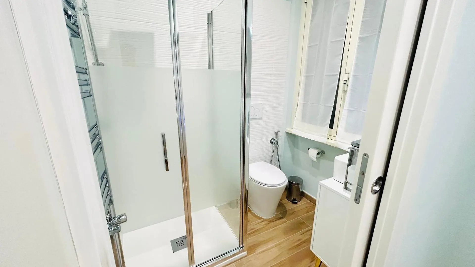 Guest house The Rooms Of Wonders Rome Italy